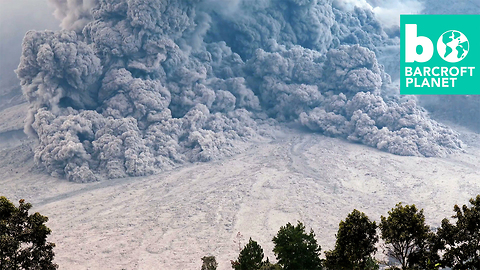 Gigantic Volcanic Cloud Charges Down Mount Sinabung