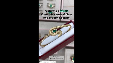 High detail hand crafted bezel set pear dark green top quality emerald bangle bracelet 18K gold