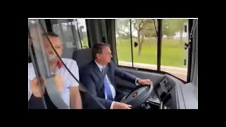 Bolsonaro vai trabalhar de ônibus