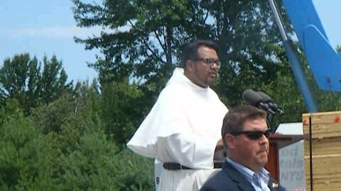 Fr Christian Tutor gives a pray for those in Colorado at the Romney Bow Event.AVI