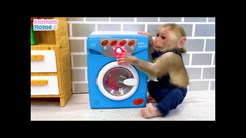 BiBi's brother obedient helps dad wash clothes