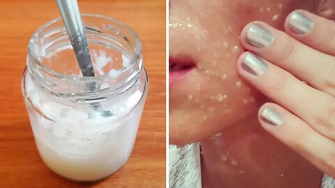 Want Better Skin? Try This DIY Baking Soda and Coconut Oil Facial Scrub