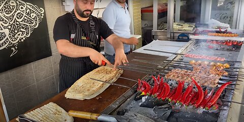 Amazing Turkish Kebab..... This Master Prepares Salad With Incredible Skill