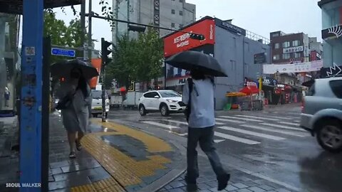 20 & Super decompression videowalk in the city in the heavy rain look at the people around2 hours