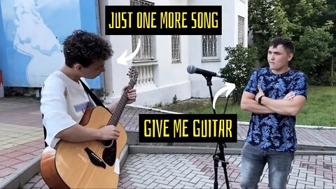 The GUITARIST pretends to be a BEGINNER with STREET MUSICIANS #14