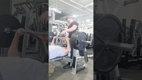 405lbs Raw bench today, Crazy 🤪 old man. 2nd look
