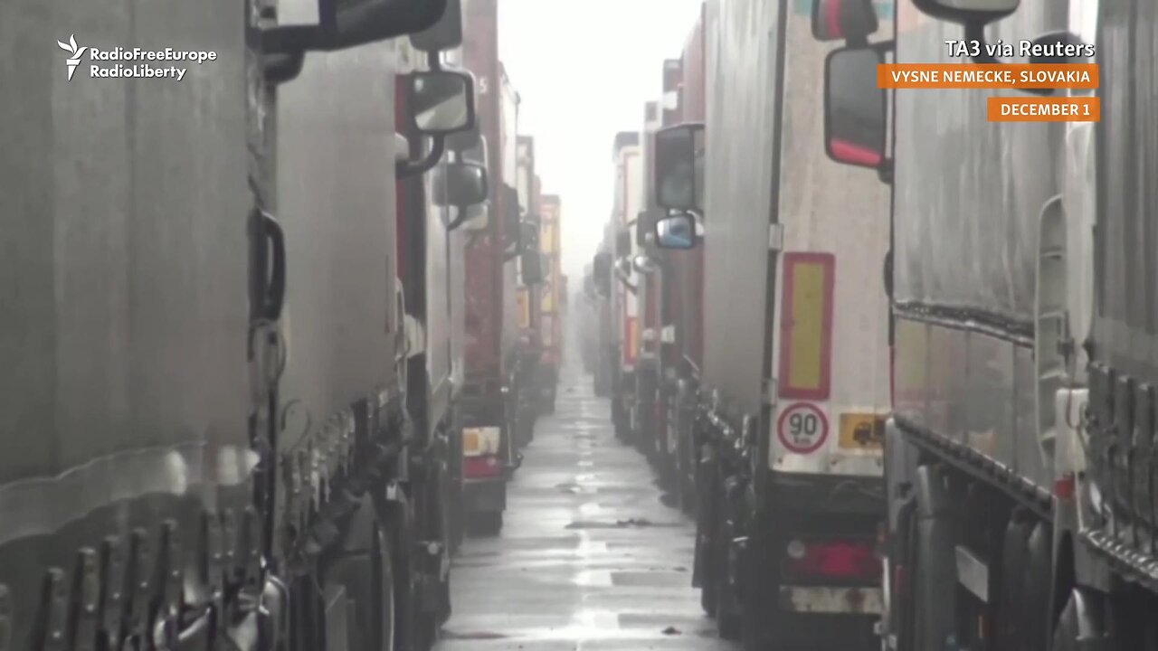 Slovak truckers blocked Ukrainian border crossing joining Polish ...