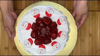 Christmas STRAWBERRY Cake