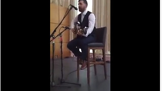 Best Man Gives Sublime Wedding Speech With His Guitar