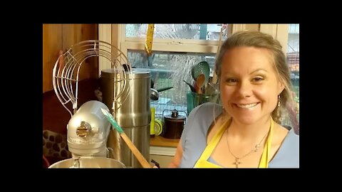 Leah Makes Meringue With Kitchen Aid From Stormbear! 🦃🦃🦃