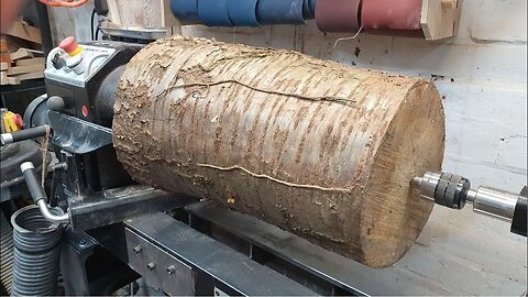 Woodturning - A Cracking Vase