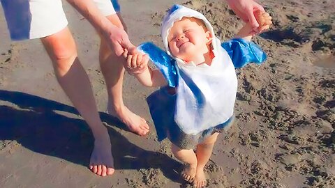 First Beach Trip of Baby - Funny Fails Baby || Cool Peachy