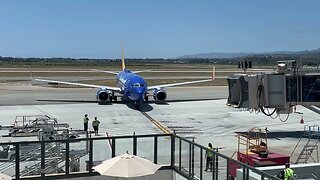 Southwest Airlines Boeing 737-700 Arriving Santa Barbara (5/20/2022