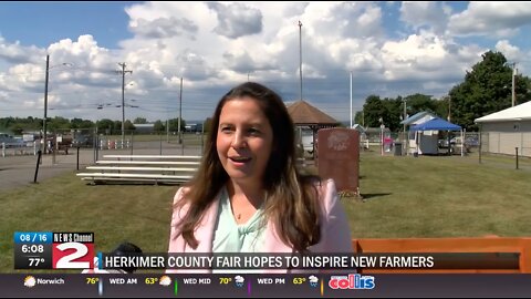 Elise Adovcates for Framers at The Herkimer County Fair 08.16.2022