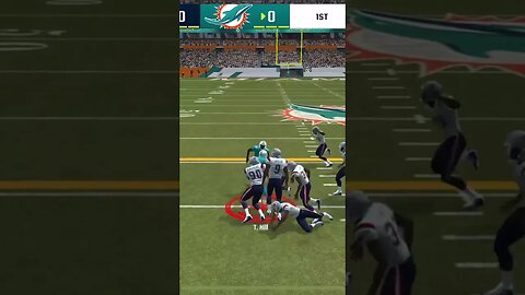 Dolphins WR Tyreek Hill Pass Reception Gameplay - Madden NFL 23 Mobile Football