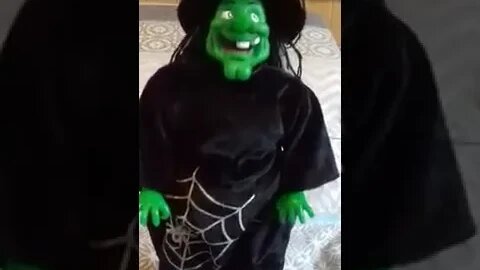Kuang Dyi Action Halloween Witch