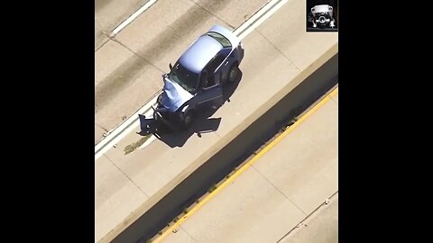 #LAPD Chases Man Armed With Shotgun flees