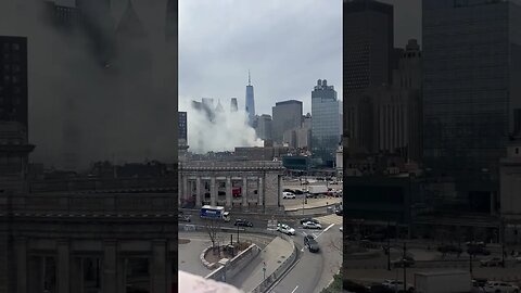 A massive fire is ongoing in the Chinatown area of Manhattan, NYC.