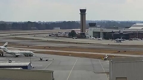 Small plane crash lands at DeKalb-Peachtree Airport #viral Like 👍 and Subscribe