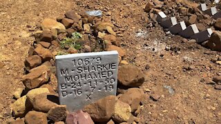 SOUTH AFRICA - Cape Town - Mowbray Muslim Cemetery desecration (Video) (bhg)