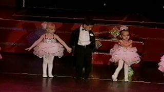 Funny Tot Girl Refuses To Dance On Stage