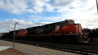 Manifest Train CN 2895 & CN 3198 Sarnia Westbound In Ontario