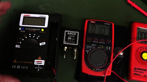 EEVblog #1084 - Pocket Multimeter Shootout Part 2