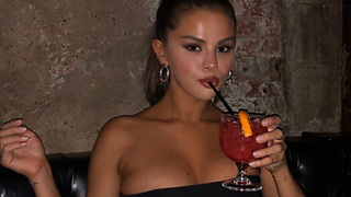 Selena Gomez Thirsty on Instagram for Justin Bieber’s Attention