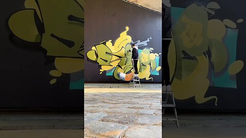 OUTAREGOUSLY INSANE GRAFFITI PIECE 😮 #graffiti #graffitiart #shorts