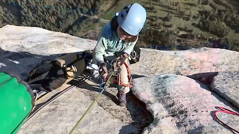 Σκαρφαλώνοντας σε ένα… όρθιο χιλιομετρο: Μία 10χρονη κατακτά το περίφημο Ελ Καπιτάν