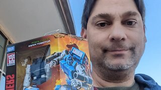 Transformers Kingdom Autobot Pipes Preview! A Rodimusbill Short