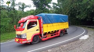 Mobil Truk Muatan Full Bak