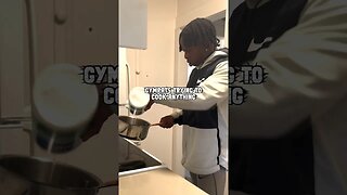Gymrats Trying Too Cook Anything #fitnessshorts #gordonramsay #bodybuilding #nutrition #health #gym