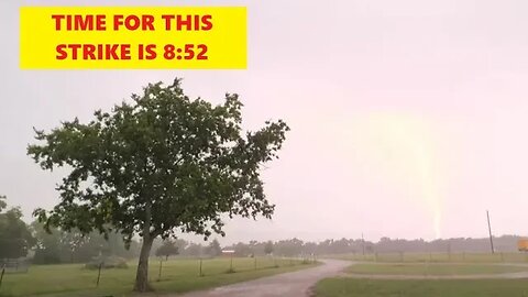 A Short Texas Lightning Storm - Some Good Streak Lightning & Thunder