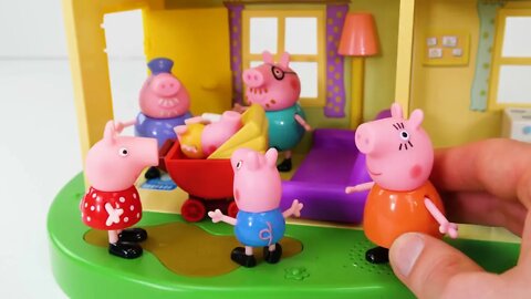 170 4Video de Aprendizaje de Juguetes para Niños - ♥Peppa Pig♥ Babysitting Baby Alexander!