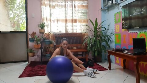 Home Excercise #hotmom #stayfit #homeexercise
