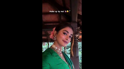 pooja hegde saree whatsapp status