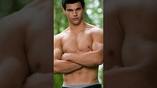 Taylor Lautner usava saltos nos sapatos para parecer mais alto.#crepúsculo #shorts