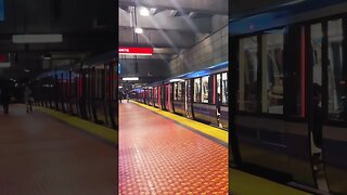 Infinity-like Montréal métro track #viralvideo #montreal #travel #publictransport #traintravel