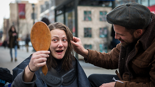 This Hairdresser From Britain Gives Free Haircuts To The Homeless