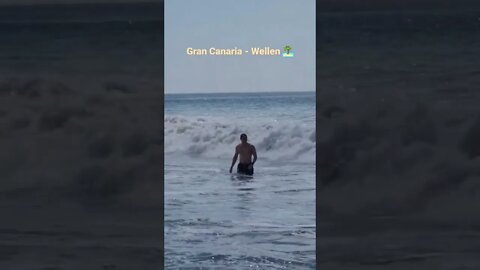 Riesige Wellen in Gran Canaria
