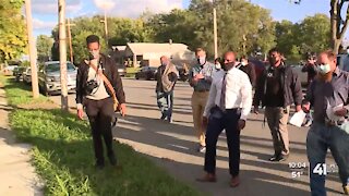 KCMO Mayor Lucas tours Lykins Neighborhood to gather input for crime plan