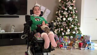 Palm Beach County girl who's paralyzed donates to foster organizations for Christmas
