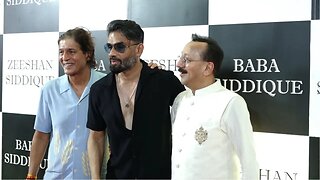 Sunil Shetty arrives at Baba Siddique's Iftaar Party 2023