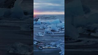 Discover the Stunning Jökulsárlón Lagoon: Mesmerizing 4K Facts #shorts #naturefacts