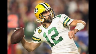 Rodgers Signs Record Contract With Green Bay