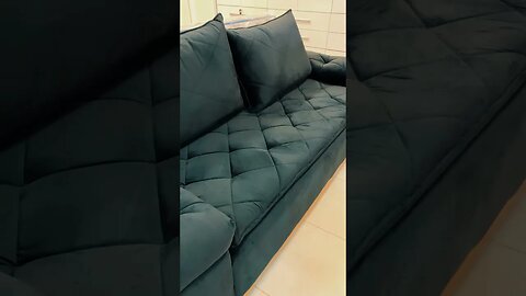 A sua sala de estar só está completa na presença de um bom sofá!