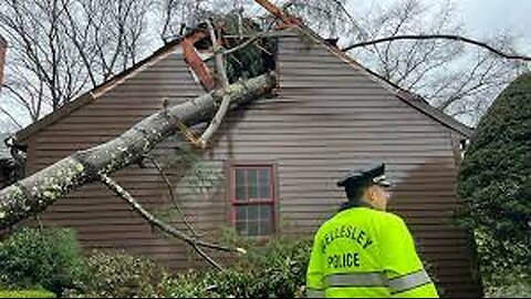 Storm Chaos: 400K Homes in The Dark! Power Outage Shock in the Northeast