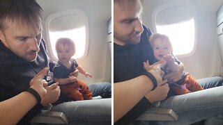 Hungry Baby Adorably Steals Dad’s Food