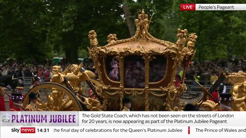 Pas festës së “Jubileut të Platinit”- Mbretëresha Elizabeth u shfaq si një Hologram!